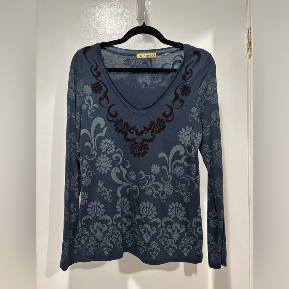 Stamp 10 Floral V-Neck Long Sleeve Top in Slate Blue
